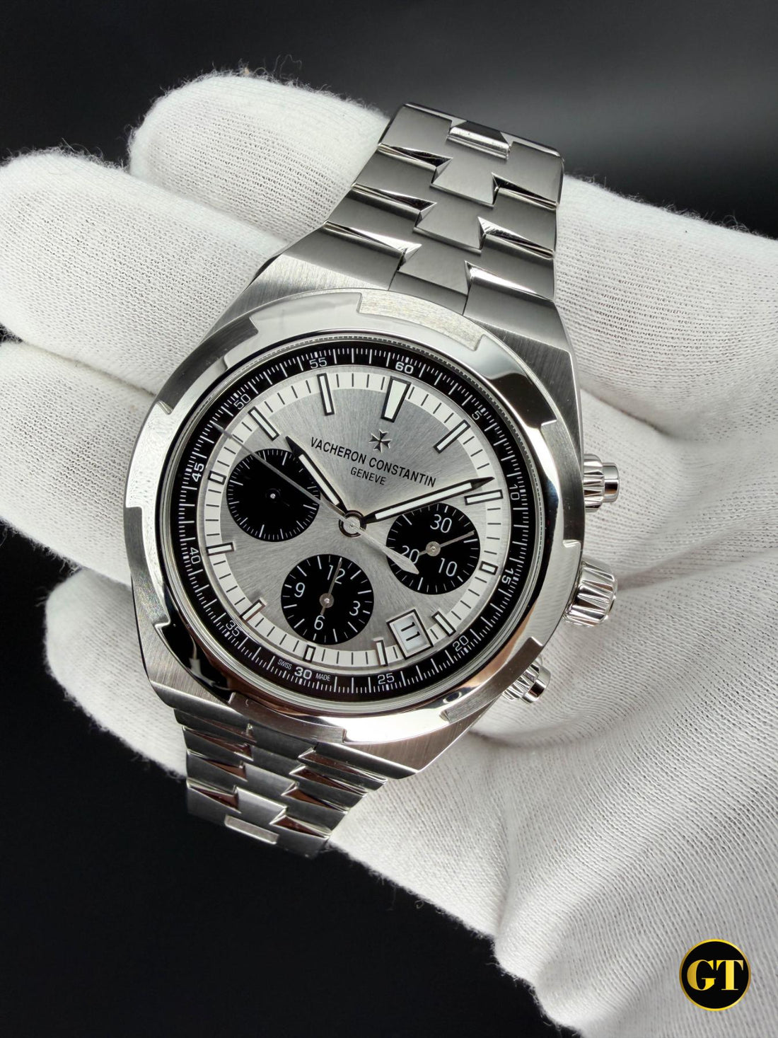 Vacheron Constantin  Overseas 5520V/210A-B686